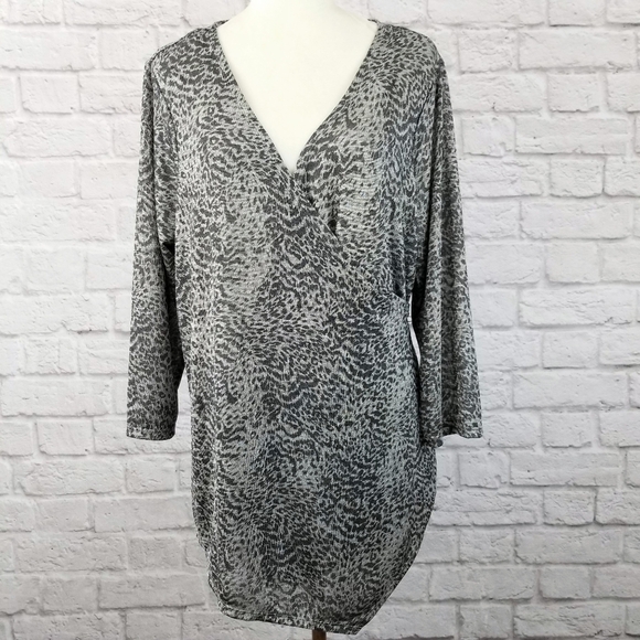 Jennifer Lopez gray animal print wrap style 3/4 sleeve top women's size 1X - Picture 9 of 9